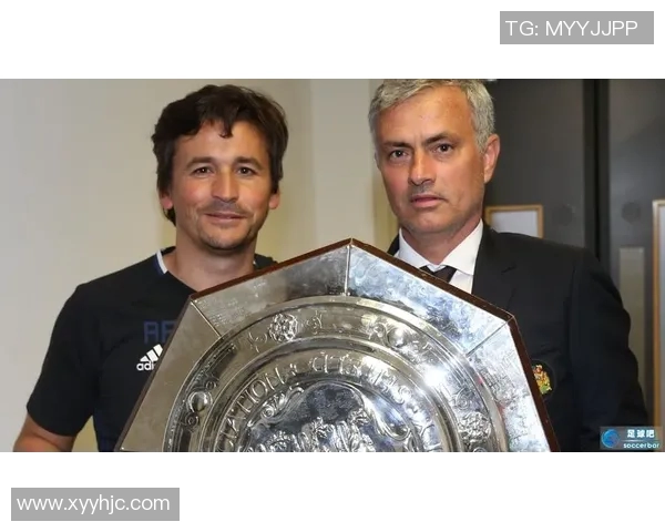 足球明星车载摆饰品的魅力与个性化选择让爱车更添风采