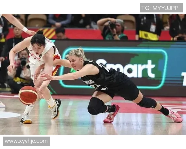 中篮蓝队迎战新西兰队全力争胜展现团队实力与竞技精神 中篮蓝队迎战新西兰队全力争胜展现团队实力与竞技精神